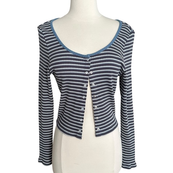 LEVI’S Britt Long Sleeve Pearl Snap Knit Top Cropped Ribbed Scoop Neck Y2K XL - Picture 1 of 16